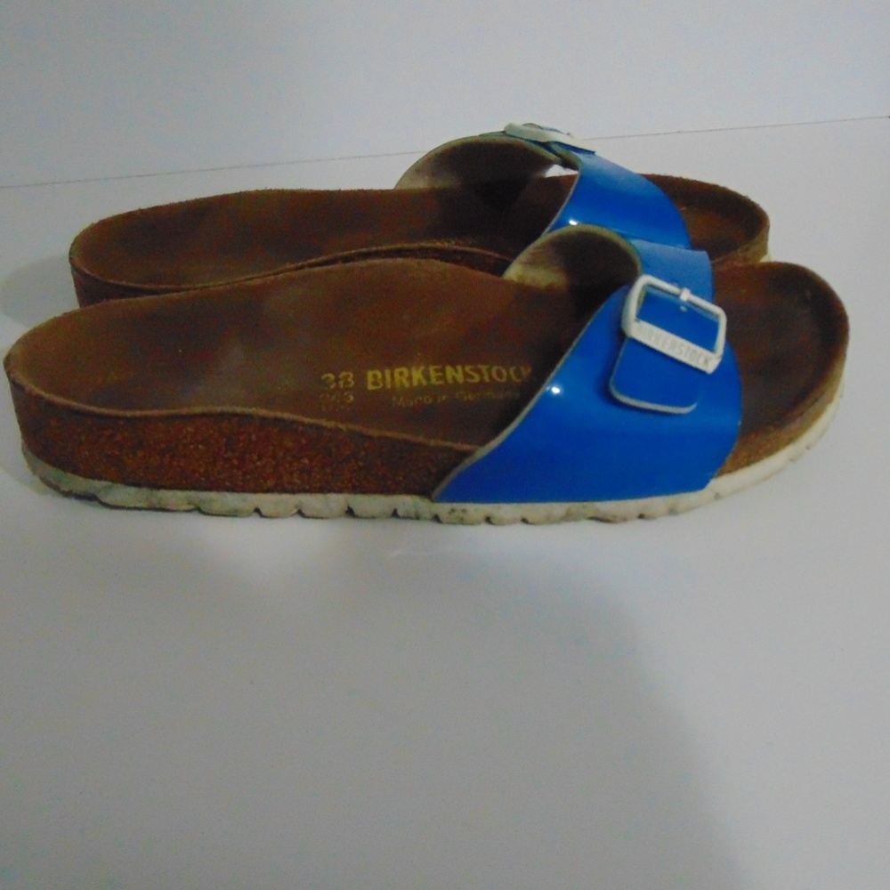 BIRKENSTOCK BLUE PATENT LEATHER  SANDALS SIZE 38 PRE-OWNED